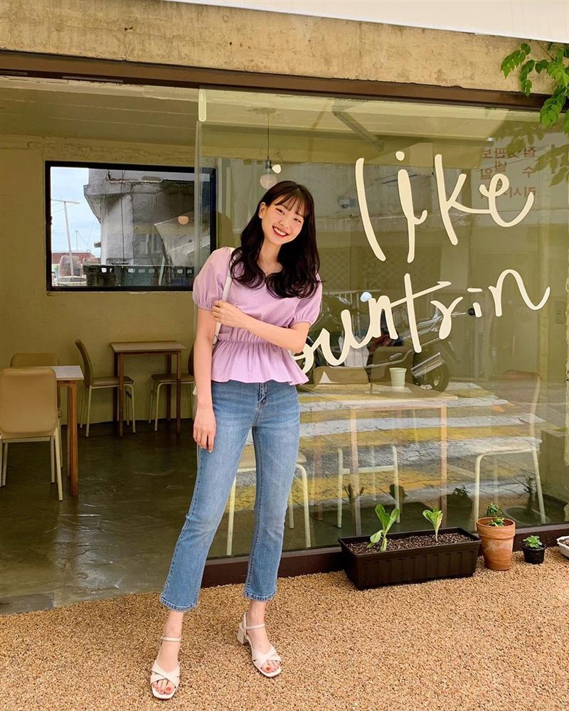 Mix 5 kiểu áo này với quần skinny jeans, chị em sẽ không bao giờ thất bại trong chuyện mặc đẹp và tôn dáng-13