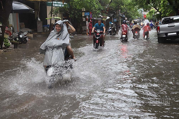 Dự báo thời tiết 15/8, miền Bắc mưa xối xả từ đêm nay-1