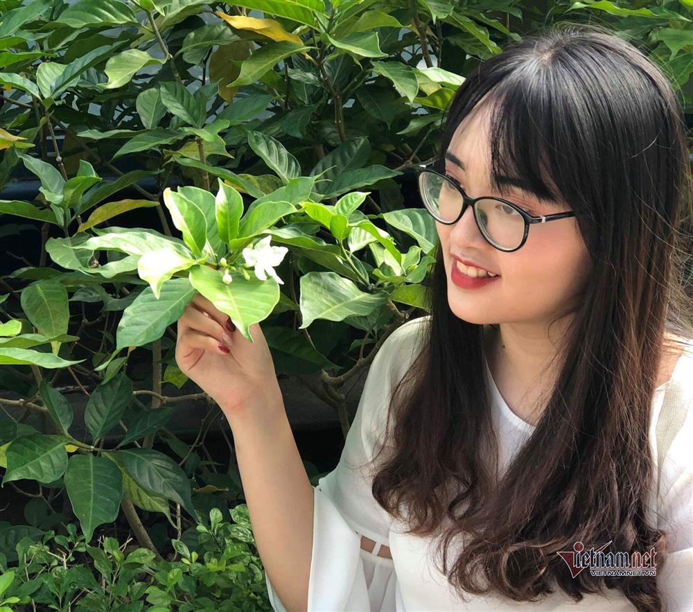 Bước ngoặt bất ngờ của nữ sinh thủ khoa trường Kinh tế-2