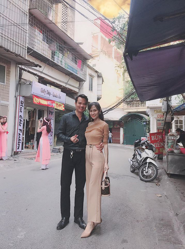 Bố đại gia của Trọng Hưng trong Đi qua mùa hạ: Con người trong phim và ngoài đời khác một trời một vực, nhìn nhan sắc bà xã kín tiếng mới hiểu lý do-8