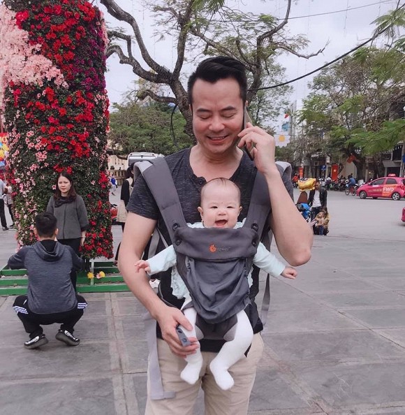 Bố đại gia của Trọng Hưng trong Đi qua mùa hạ: Con người trong phim và ngoài đời khác một trời một vực, nhìn nhan sắc bà xã kín tiếng mới hiểu lý do-12