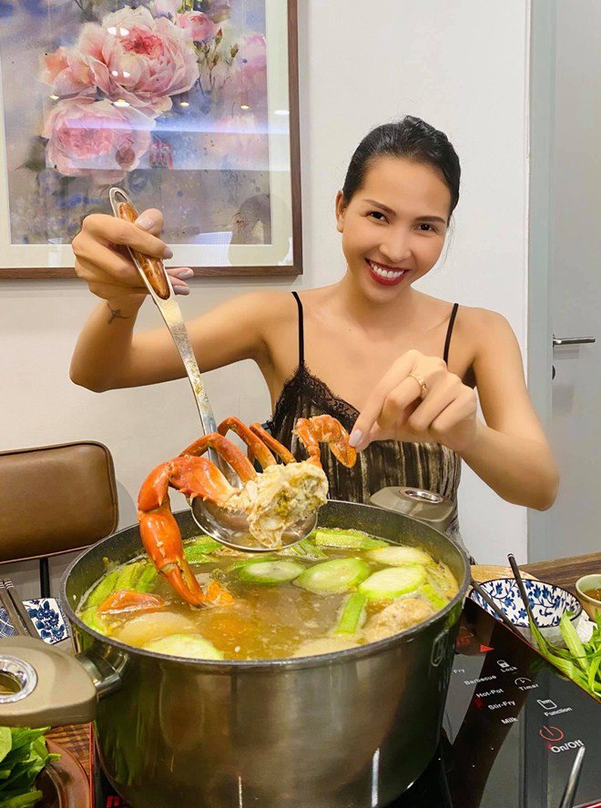 Được người tình chân dài làm món tủ, Kỳ Duyên nức nở khen ngon nhất Sài Gòn-5