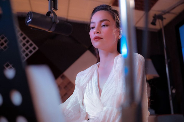 Hà Hồ tự tin lộ diện vào những tháng cuối thai kì: Vòng 2 đã lớn rõ, nhưng đôi chân của mẹ bầu mới chiếm spolight-4