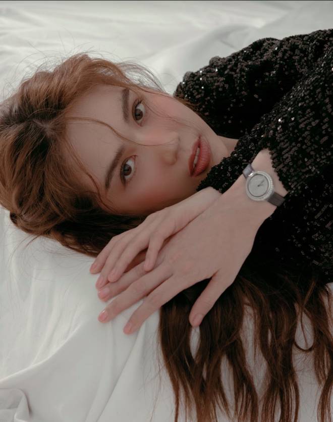 Ngọc Trinh khiến netizen ngẩn ngơ vì quá xinh trong loạt ảnh phong cách mới, nhưng sao na ná Song Hye Kyo thế này?-10