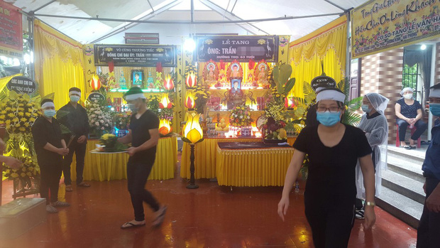 Hải Phòng: Dựng rạp đám cưới, 2 bố con chú rể bị điện giật tử vong-1