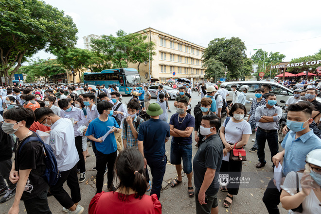 Hơn 5600 học sinh đổ về Đại học Bách Khoa kiểm tra tư duy: Đề dài tận 21 trang chỉ làm trong 2 tiếng!-4