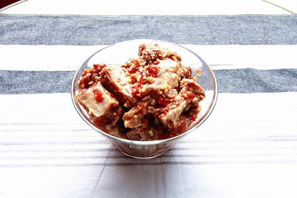 Sườn nướng tỏi thơm lừng cả ngõ nhờ cách tẩm ướp đặc biệt này-2