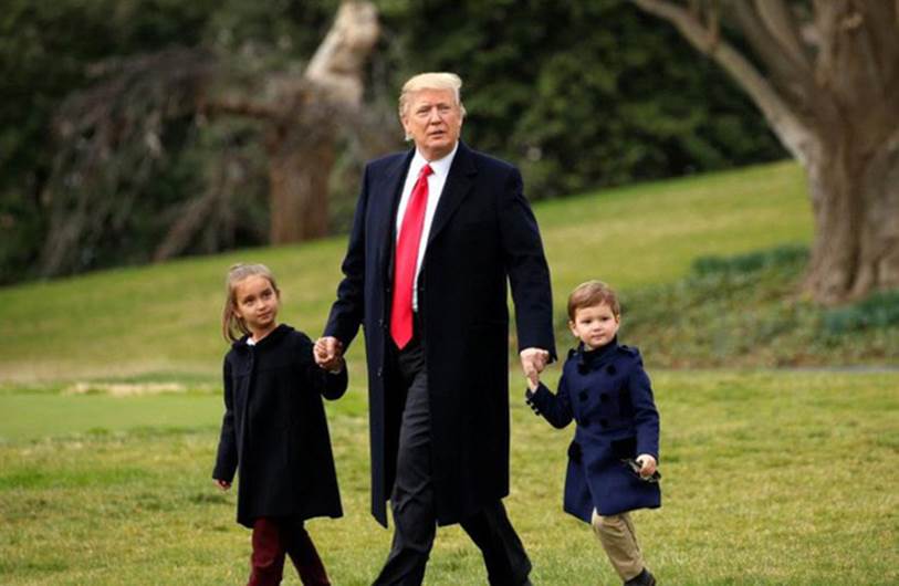 3 người cháu của Tổng thống Trump từng gây sốt với vẻ đáng yêu, được cưng chiều hết mực giờ đã lớn nhanh như thế này đây-1