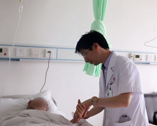 Người đàn ông khỏe mạnh bỗng đột tử sau 15 ngày bị đau răng, nguyên nhân sẽ khiến nhiều người giật mình xem lại bản thân-1