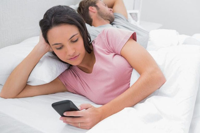 Vì một lần xì hơi mà phát hiện chồng ngoại tình, tâm sự tưởng đùa nhưng chị em nào kết hôn rồi sẽ hiểu-3