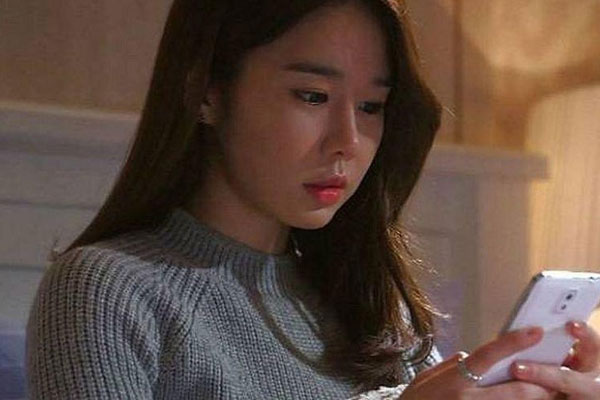 Em chồng hất cả tô cháo vào mặt, mẹ chồng đứng bên làm hành động khiến tôi nhớ đời-3