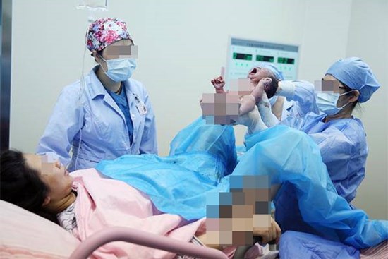 Sinh xong y tá hỏi trai hay gái, sản phụ kiệt sức cũng phải trả lời, rất quan trọng!