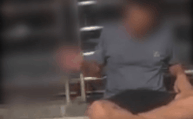 Bỏ 96 triệu mua giò lan 5 cánh trắng giả, vị khách đến bắt đền thì nhận câu trả lời bất ngờ-1