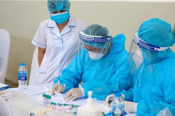 Phong tỏa ngõ trên phố Trương Định có người nghi mắc COVID-19 trong đêm-9