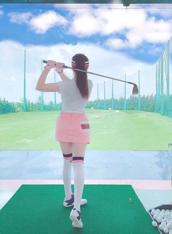 Dính nghi án liên quan đến người đàn ông cùng đánh golf chung, phải chăng Âu Hà My đã từng lên tiếng về thân phận của nhân vật này?-6