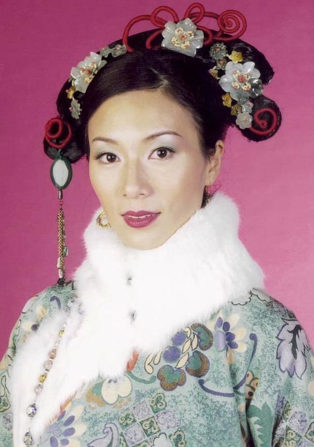 Ân oán 2 mỹ nhân Thâm Cung Nội Chiến: Người ngậm thìa vàng người bị bỏ rơi, tình thù căng thẳng từ phim tới đời thực-12