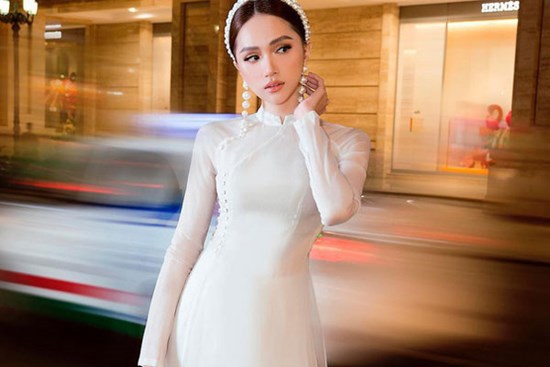 Hương Giang khoe điểm tốt nghiệp cấp 3 khủng, tiếng Anh thế này chẳng trách tự tin khi thi HH Chuyển giới Quốc tế 2018