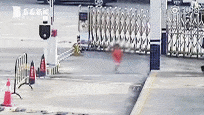 Đứa trẻ gần 2 tuổi bị bắt cóc giữa ban ngày được cảnh sát giải cứu thành công sau 11 tiếng, thủ đoạn tinh vi của nghi phạm gây chú ý-1