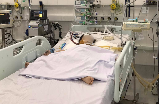 Chạy ECMO cứu bé gái 3 tuổi nôn ói hàng chục lần, truỵ tim mạch vô cùng nguy kịch-2