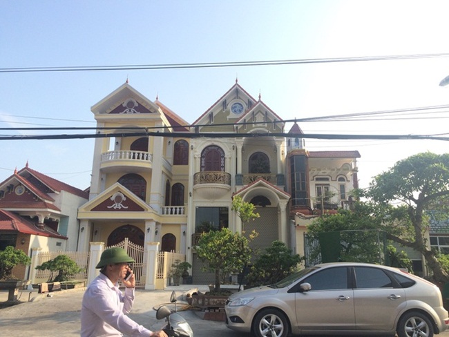 Xã giàu có ở Việt Nam, biệt thự không hiếm, có lâu đài xây 9 năm tốn hàng chục tỷ-1