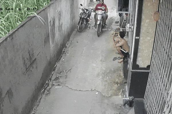 Pha giật điện thoại 