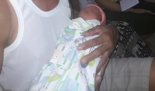 Sinh viên bỏ rơi con gái mới sinh cùng bức thư tay nhờ nuôi dưỡng-1