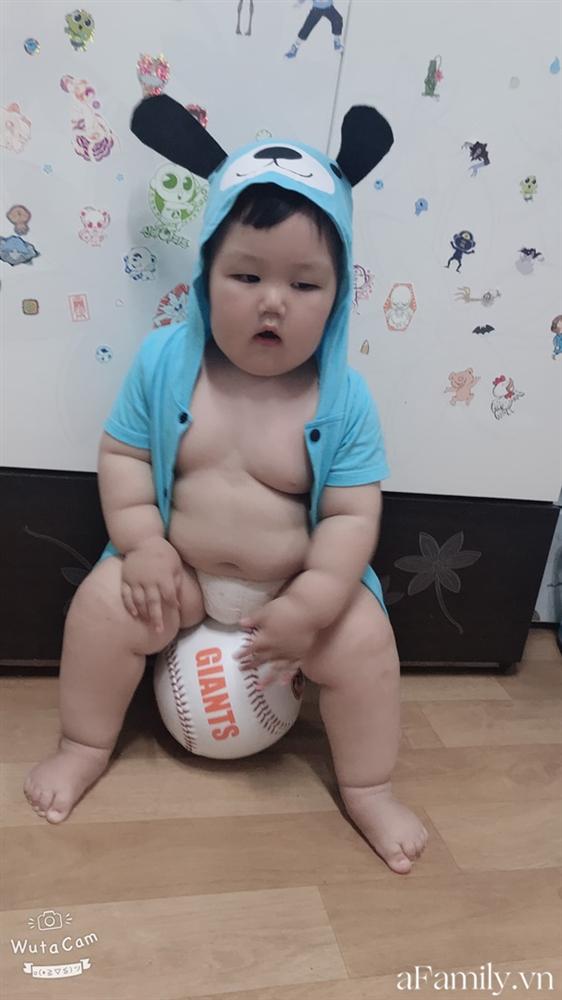 Thực hư bức ảnh siêu âm chụp thai nhi trong tư thế biết tập gym từ khi còn nằm trong bụng mẹ-2