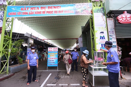 Lịch trình phức tạp của 3 ca Covid-19 mới ở Quảng Nam: Nhiều lần đến bệnh viện, phụ bán rau ở chợ Đà Nẵng và đều không ho, sốt