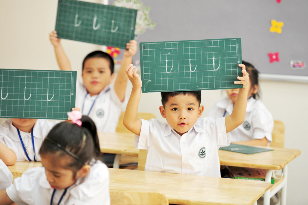 Rất nhiều khoản phí cần đóng vào đầu năm học mới, cha mẹ nắm rõ để chuẩn bị cho con, tránh phải ngỡ ngàng-2