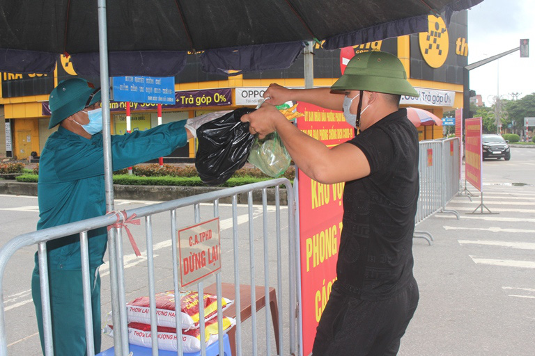 Lịch trình di chuyển của cặp vợ chồng ở Hải Dương mắc COVID-19: Có về quê dự đám cưới-2