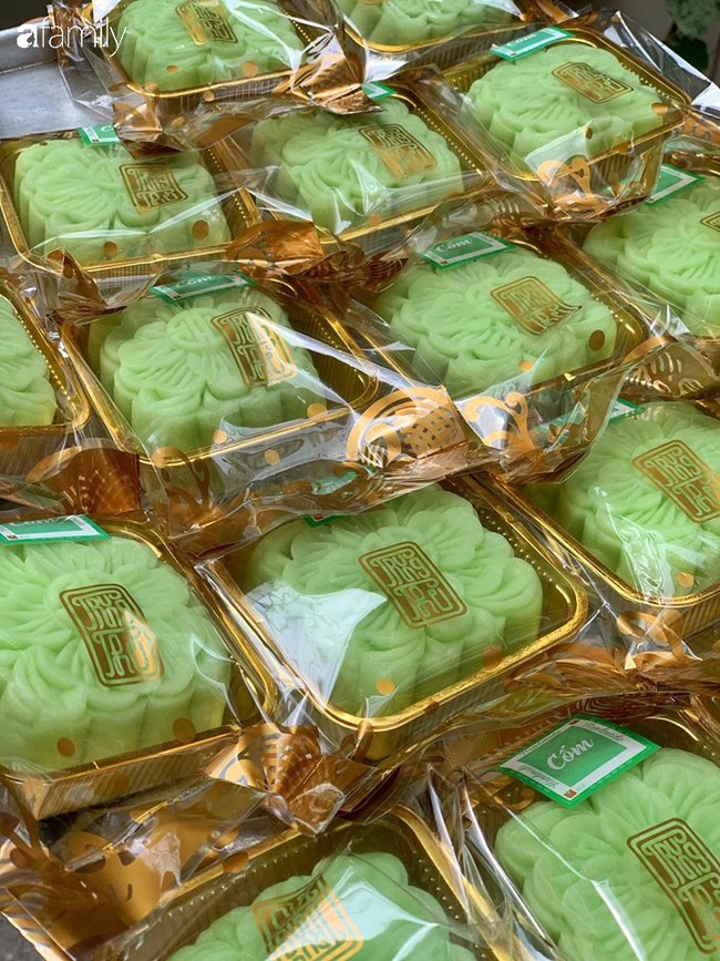 Tranh thủ mùa cốm, chàng thanh niên Hà Nội tự mày mò làm bánh dẻo cốm, bán cả vài trăm chiếc/ngày-8