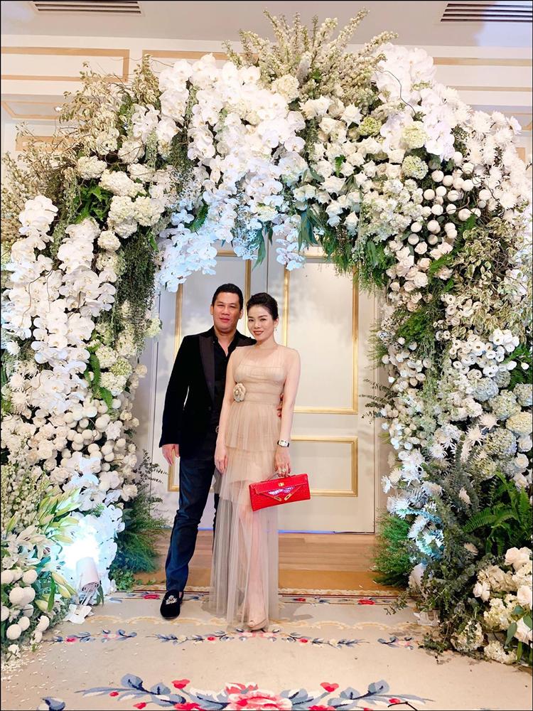 Lệ Quyên gây xôn xao khi đi cùng trai trẻ, phản ứng của ông xã doanh nhân những ngày gần đây ra sao?-9