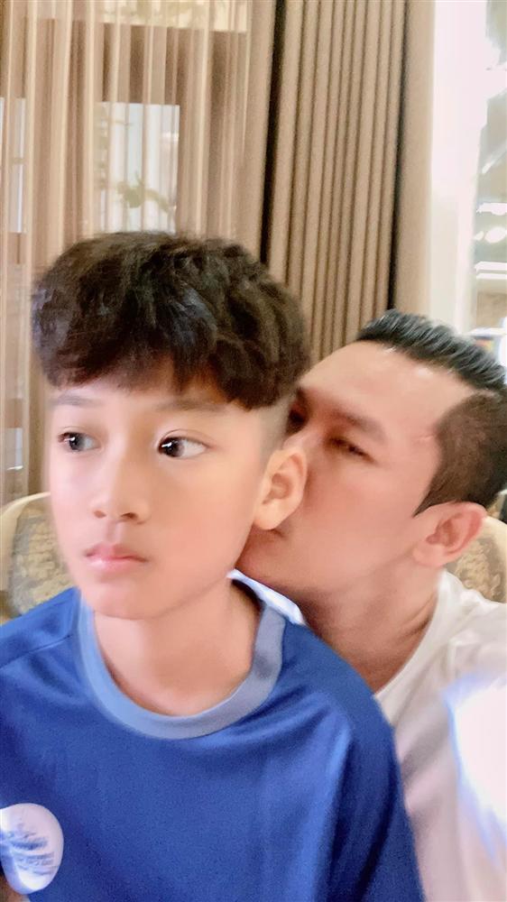 Lệ Quyên gây xôn xao khi đi cùng trai trẻ, phản ứng của ông xã doanh nhân những ngày gần đây ra sao?-3