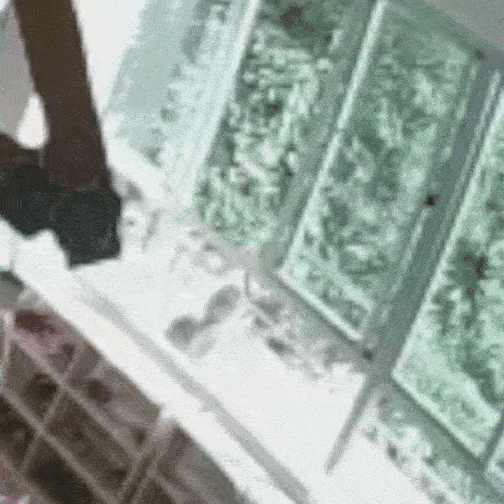 Mẹ được báo con về trễ 30 phút, khi xem lại camera giám sát không thể tin vào mắt mình, hé lộ hành động vô tâm của cô giáo-4