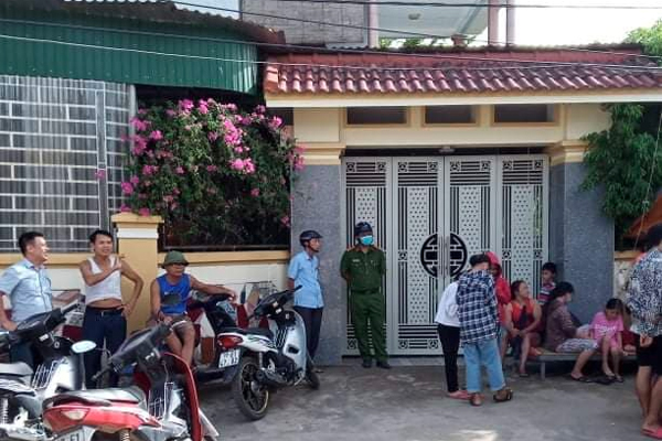 Vụ dân đưa giường chiếu nằm trước cổng nhà nguyên phó trưởng công an huyện để đòi lại tiền mua đất: Đã trả 160 triệu, nợ lại 520 triệu-4