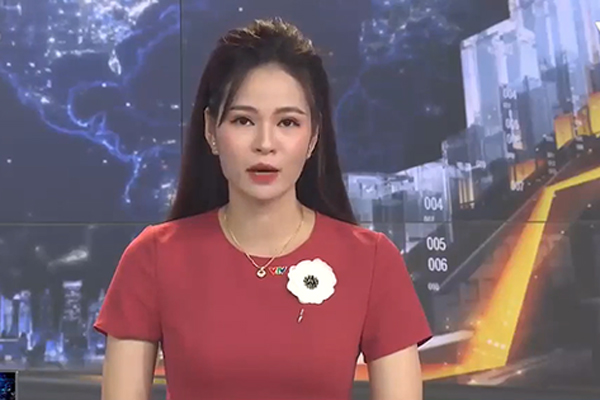 Cô bán hàng rong gây bão” với màn hát tiếng Nga chuẩn không cần chỉnh, du khách nước ngoài và dân mạng xem xong đều bái phục-4