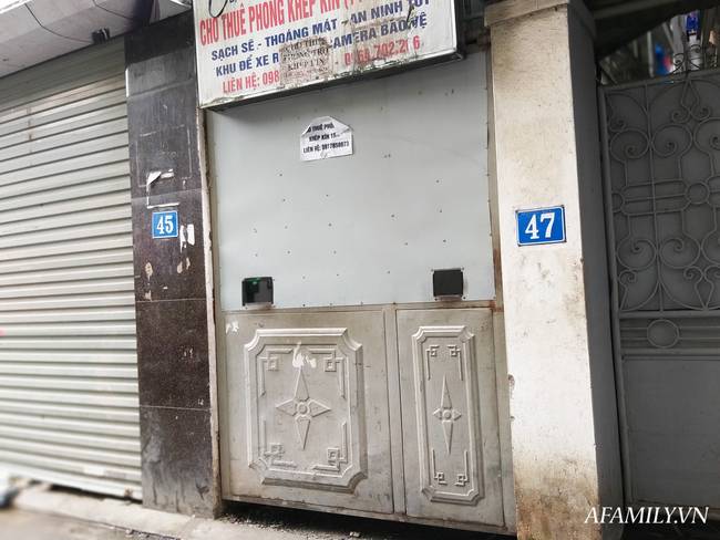 Người khoan tường giải cứu bé sơ sinh nghi bị mẹ ném trong khe tường: Phải lấy chổi ngăn vữa không rơi vào, cháu còn đỏ hỏn vẫy tay nhìn rất xót-9