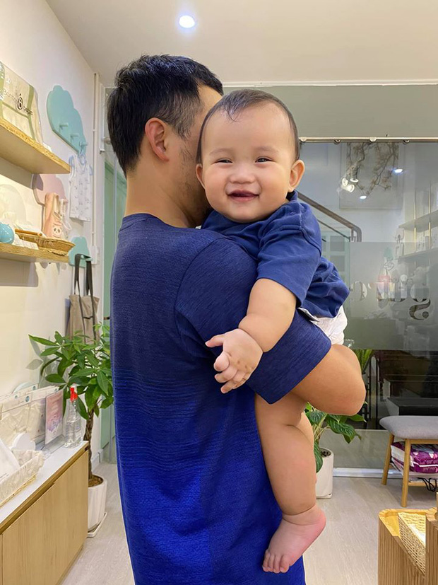 Nhiều năm im ắng sau mối tình với Hari Won, cuộc sống của rapper Tiến Đạt thay đổi 180 độ bên vợ con-8