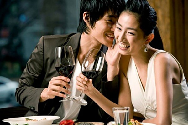Chê vợ xấu không muốn đưa đi đám cưới người yêu cũ, đến tối cô ấy bỗng xuất hiện ở sự kiện khiến tôi khẳng định chủ quyền ngay-2