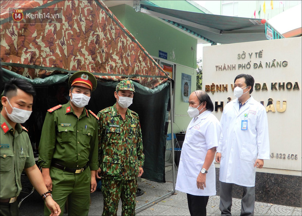 Thêm 1 bệnh viện ở Đà Nẵng được gỡ phong tỏa, các y bác sỹ vỗ tay vui mừng-4