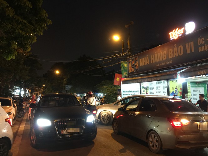 Tạm đóng cửa Phủ Tây Hồ-2