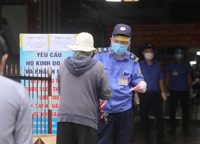 Quyền Bộ trưởng Bộ Y tế: Sớm nhất 6 tháng cuối năm 2021 mới có vắc xin Covid-19-1