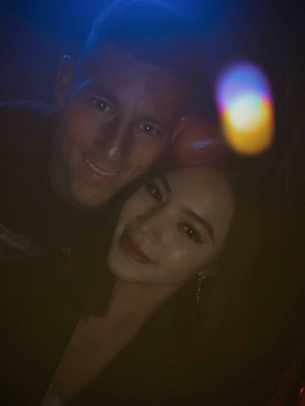 Sau loạt ồn ào đời tư, Hoa hậu Jolie Nguyễn chính thức nhận lời cầu hôn của bạn trai-2