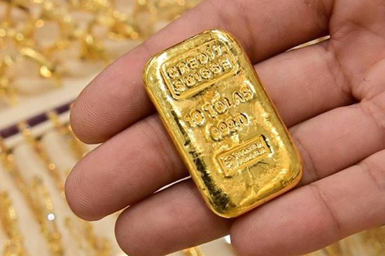 Vàng bị bán tháo, giá sụt 3,6% trong một ngày