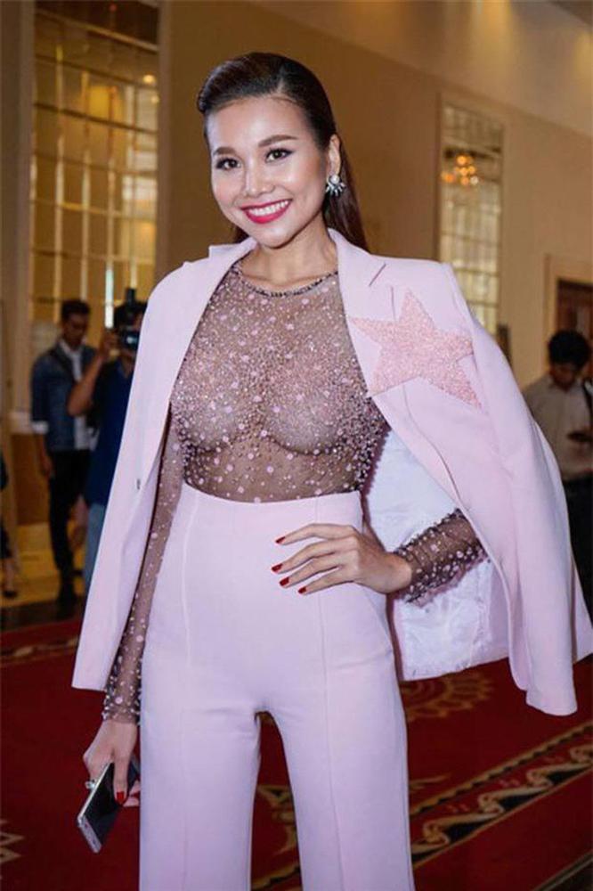 Sao Việt quay thẳng vào ô mất điểm vì ham diện áo xuyên thấu nhưng chọn nhầm nội y-4