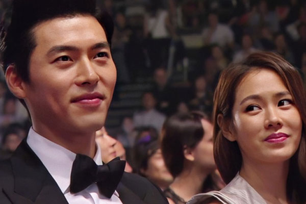 Hyun Bin - Son Ye Jin diện đồ ton-sur-ton tình bể bình-15