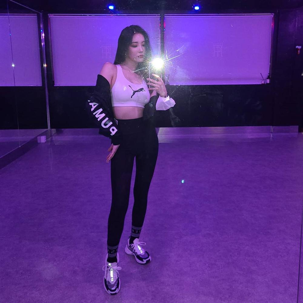 10 set đồ hack dáng đỉnh cao của Sunmi, muốn trông gầy đi và cao hơn thì bạn hãy học theo ngay-10