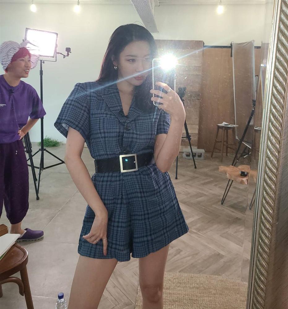 10 set đồ hack dáng đỉnh cao của Sunmi, muốn trông gầy đi và cao hơn thì bạn hãy học theo ngay-4