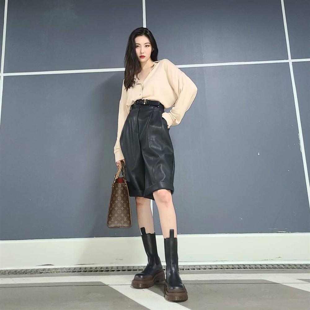 10 set đồ hack dáng đỉnh cao của Sunmi, muốn trông gầy đi và cao hơn thì bạn hãy học theo ngay-9