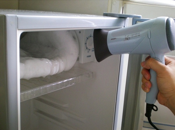 Tủ lạnh bị đóng đá ngăn mát, cho ngay bát nước này vào chỉ vài phút sau hiệu quả đáng kinh ngạc-7